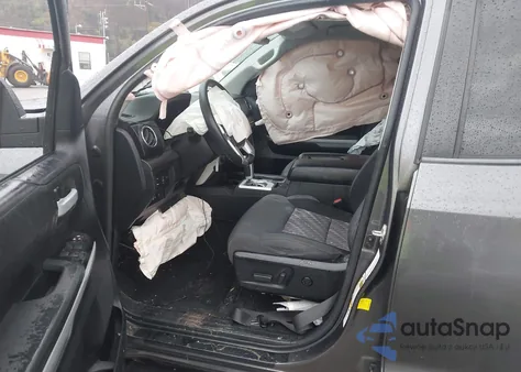 2019 Toyota Tundra Sr5 5.7L V8 z USA, uszkodzony, nr VIN 5TFUY5F1XKX800435